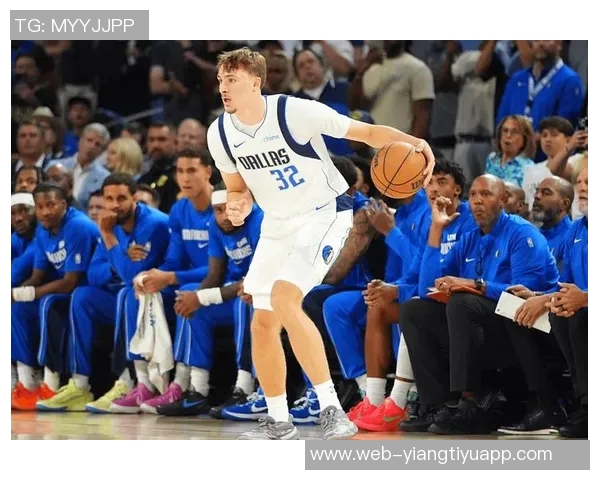 浓眉挡拆展现强大防守弗拉格精准三分助攻球队逆转局势