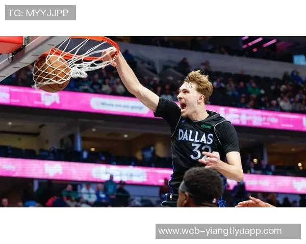 弗拉格与奎因球衣互换回顾从蒙特沃德队友到NBA对手的情谊与竞争 弗拉格与奎因球衣互换回顾从蒙特沃德队友到NBA对手的情谊与竞争